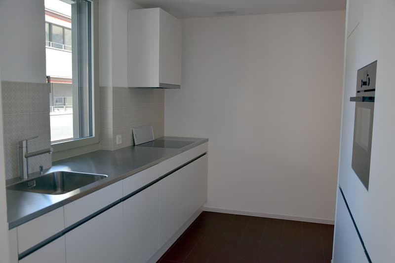 Moderne 3.5-Zimmerwohnung - 5 Min. von Lonza (5)