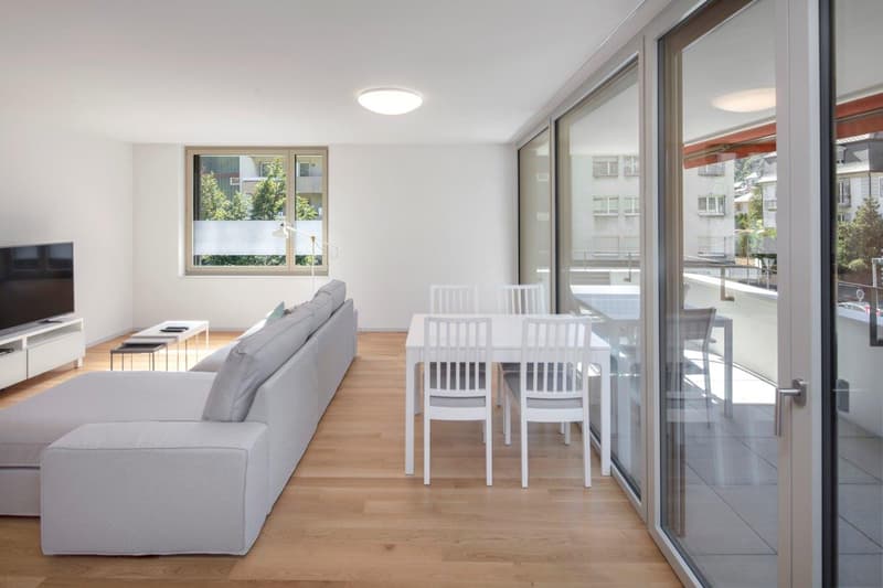 Moderne 3.5-Zimmerwohnung - 5 Min. von Lonza (2)