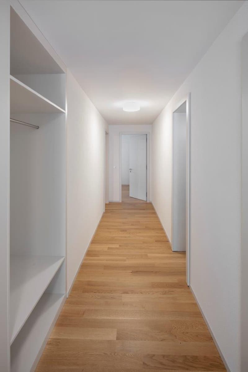 Moderne 3.5-Zimmerwohnung - 5 Min. von Lonza (8)