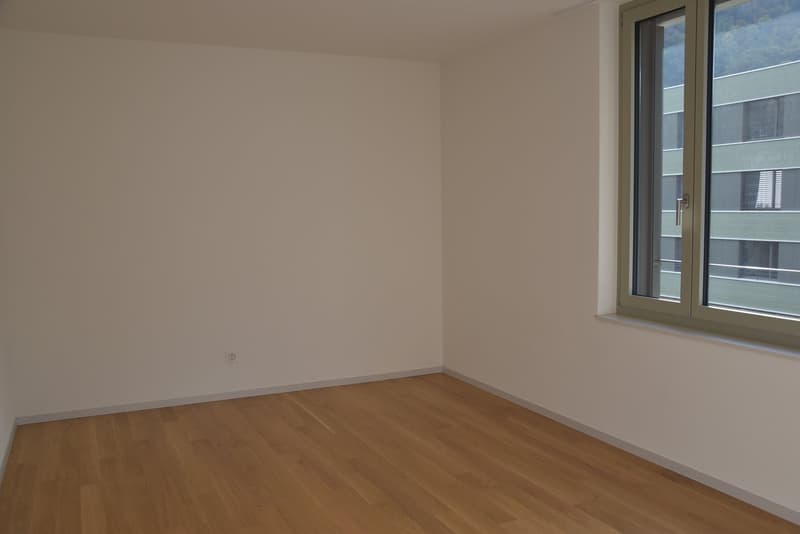 Moderne 3.5-Zimmerwohnung - 5 Min. von Lonza (6)