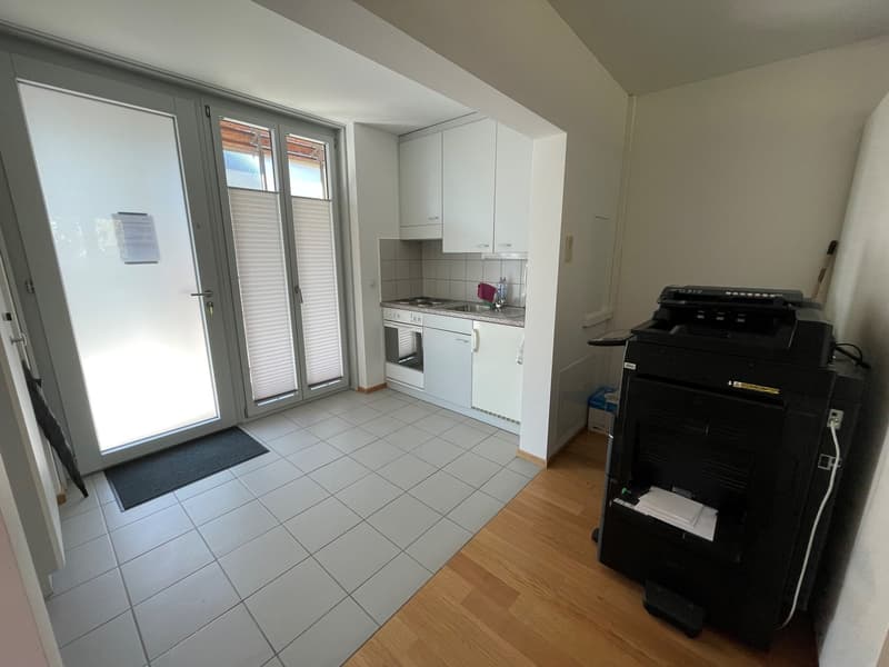 Helle 2-Zimmer-Wohnung im 3. OG mit Lift, mitten in Visp (2)