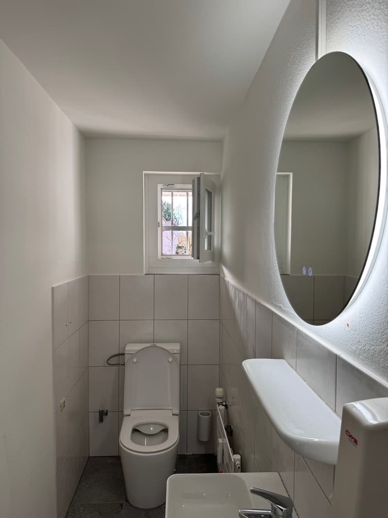 Gewerbefläche zu vermieten – ca 252 m² – Komplett renoviert im Jahr 2025 – Orpund (12)