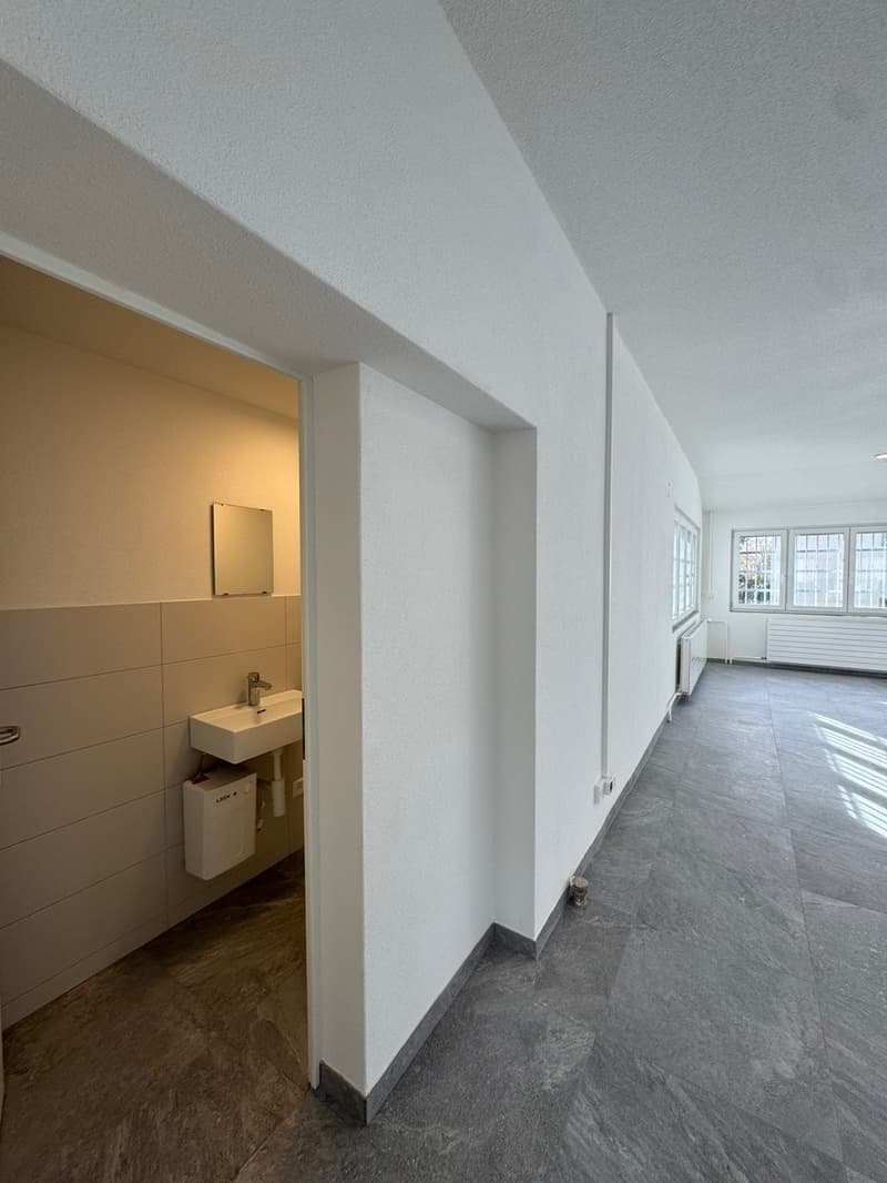 Gewerbefläche zu vermieten – ca 252 m² – Komplett renoviert im Jahr 2025 – Orpund (4)