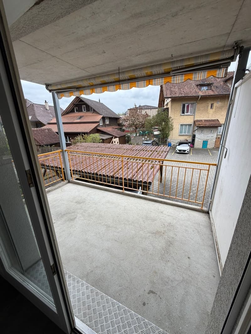 Bright 4-room apartment with garden seating and balcony (14)