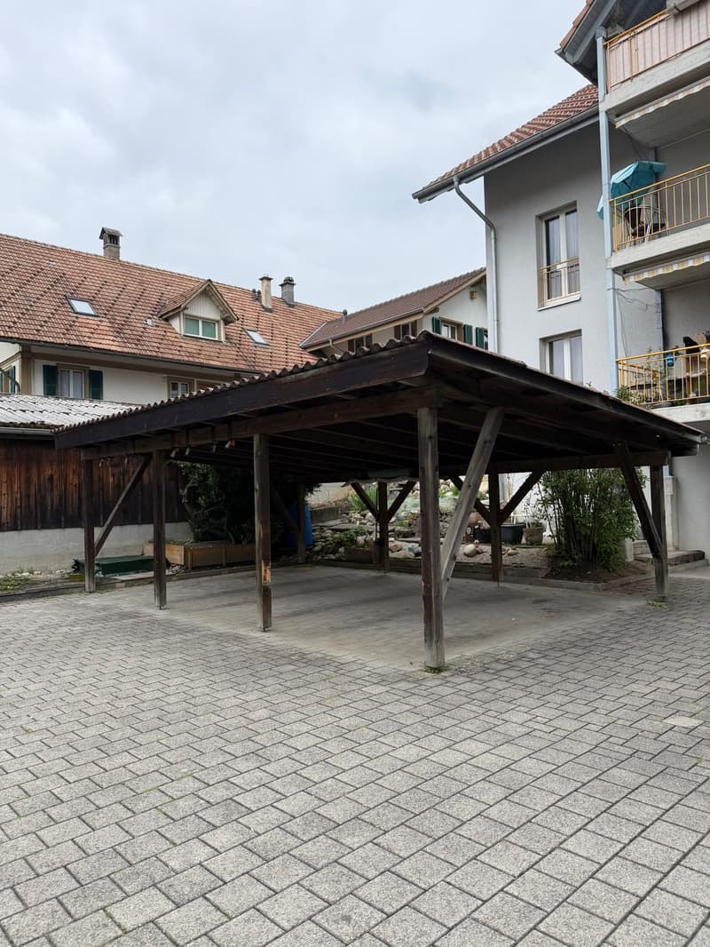 Bright 4-room apartment with garden seating and balcony (15)