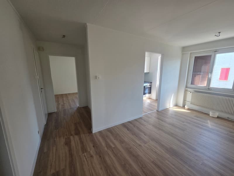 Appartement de 3 pièces entièrement rénové avec balcon et belle vue à Zollikofen (7)