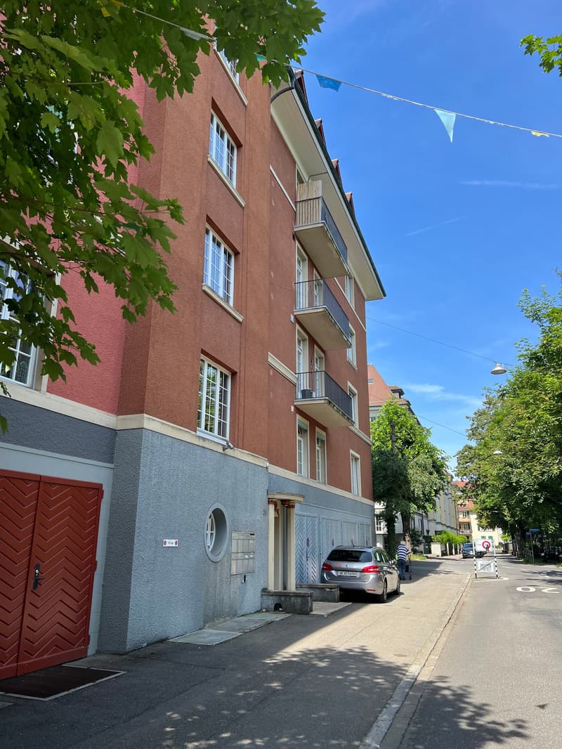 Luxuriöse 5-Zimmer-Wohnung in grüner Umgebung in Bern (1)