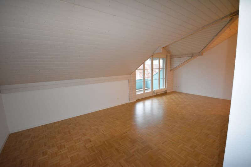 Ruhige 4-Zimmer-Wohnung mit Balkon und Galeriegeschoss (2)