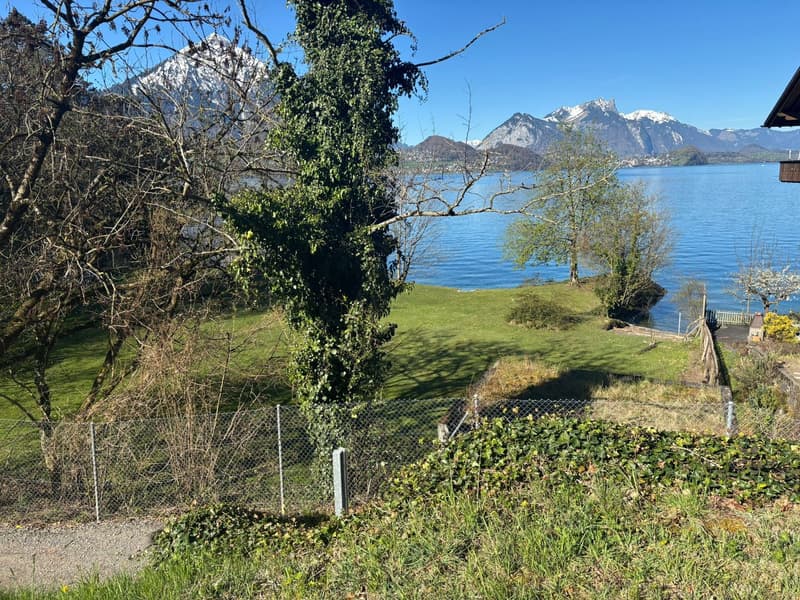 Erstvermietung am Thunersee: 2-Zimmer-Wohnung mit Seesicht, Balkon und Seezugang (2)