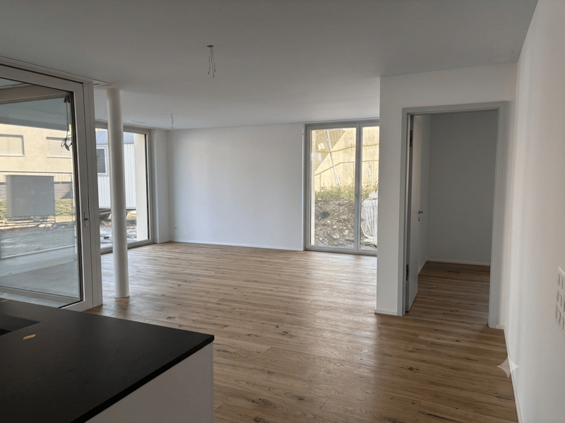Helle 2.5-Zimmer-Neubauwohnung mit Gartenanteil (2)
