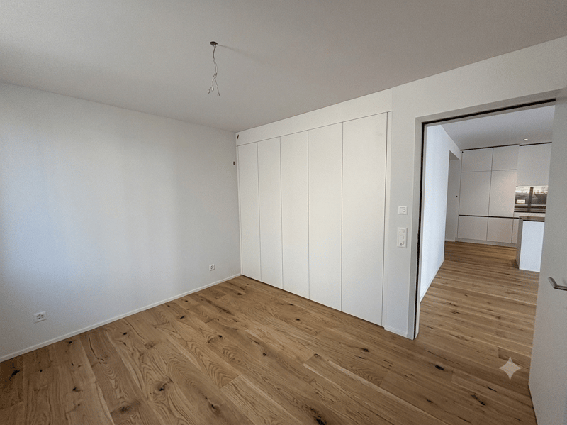 Helle 2.5-Zimmer-Neubauwohnung mit Gartenanteil (3)