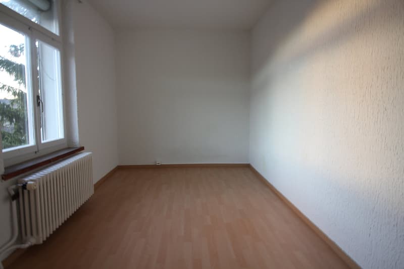Affordable 4.5-room apartment with balcony in St. Gallen-Neudorf (5)