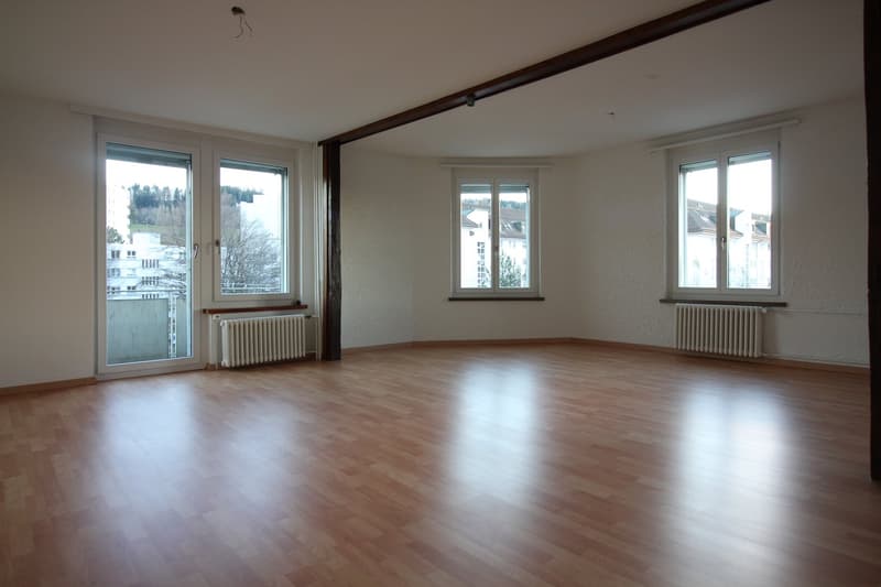 Affordable 4.5-room apartment with balcony in St. Gallen-Neudorf (1)