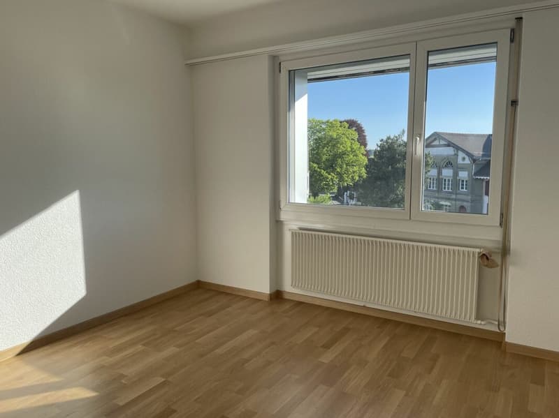 Appartamento di 3,5 locali appena ristrutturato a Münchenbuchsee (2)