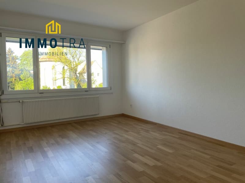 Appartamento di 3,5 locali appena ristrutturato a Münchenbuchsee (1)