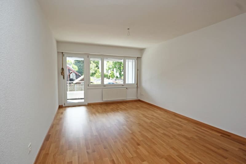 Appartamento di 3,5 locali appena ristrutturato a Münchenbuchsee (2)