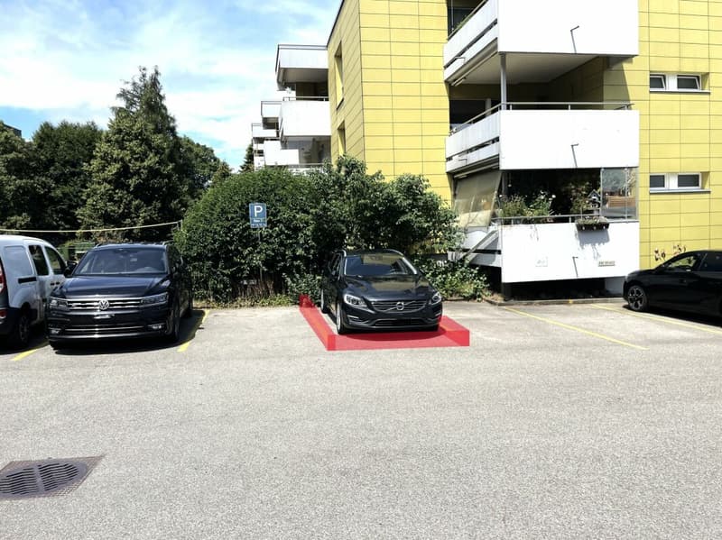 Outdoor parking space in Münchenbuchsee (2)