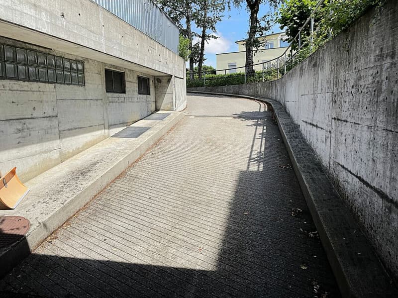 Place de garage à Münchenbuchsee (3)