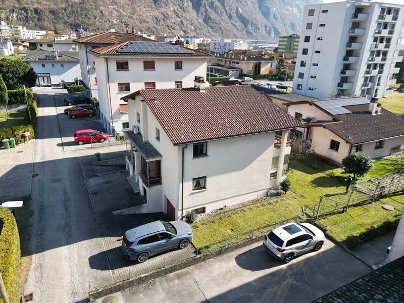 Villetta libera tre lati con terreno a Biasca (12)