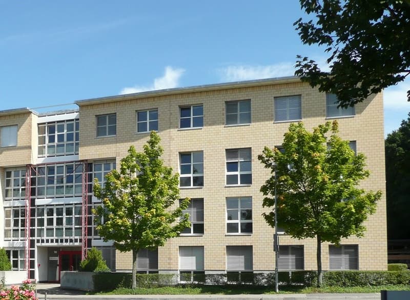 Buerogebaeude_Teilansicht.JPG
