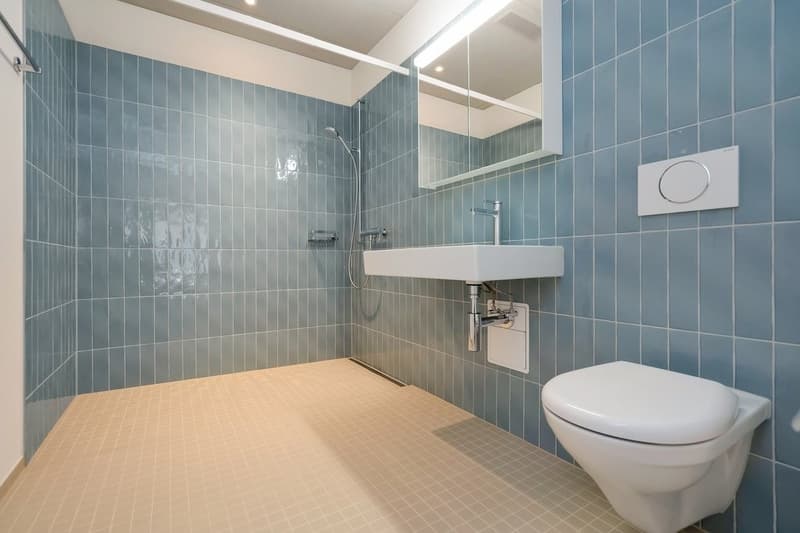 Separates WC mit Dusche