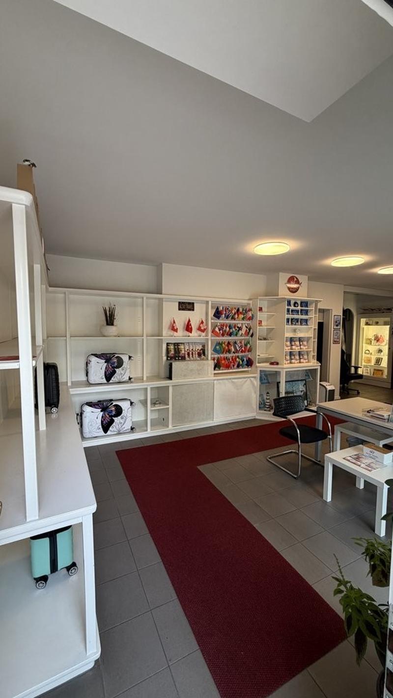 Attraktives Büro oder Ladenlokal im Zentrum von Bümpliz zu vermieten (7)