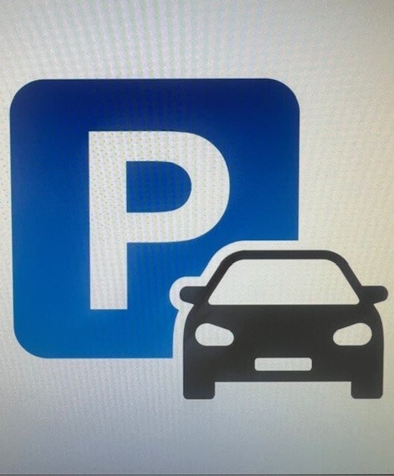 Parkplatzschild.jpg