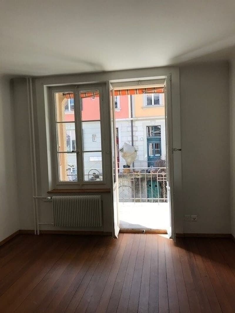 Wohnzimmer mit Balkon