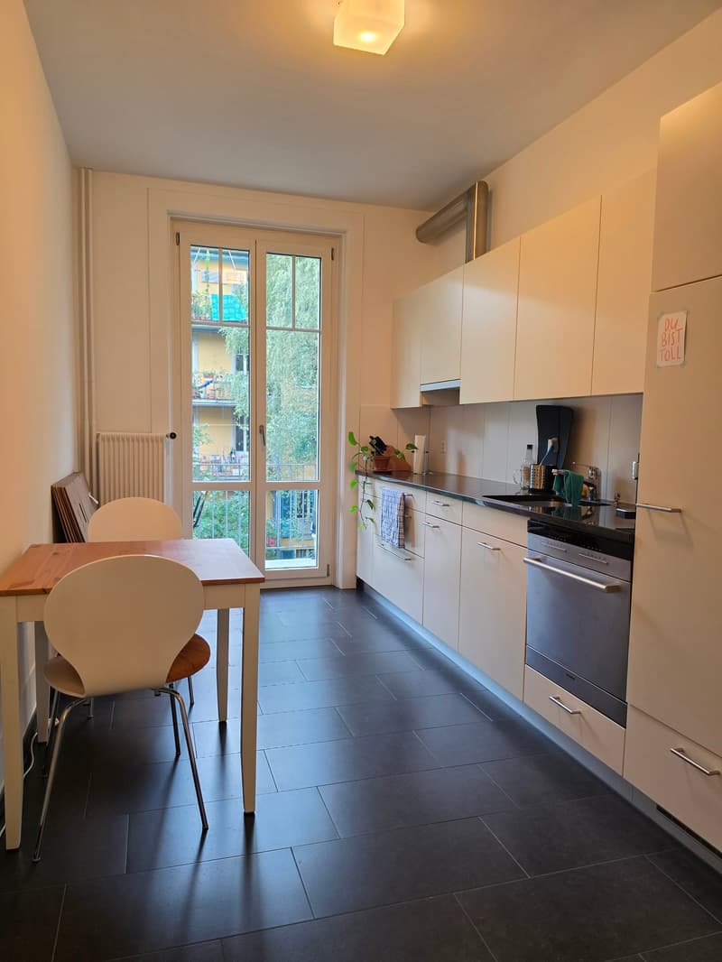 Charming 2.5-room apartment with balcony in the Breitenrain quarter, Bern (3)