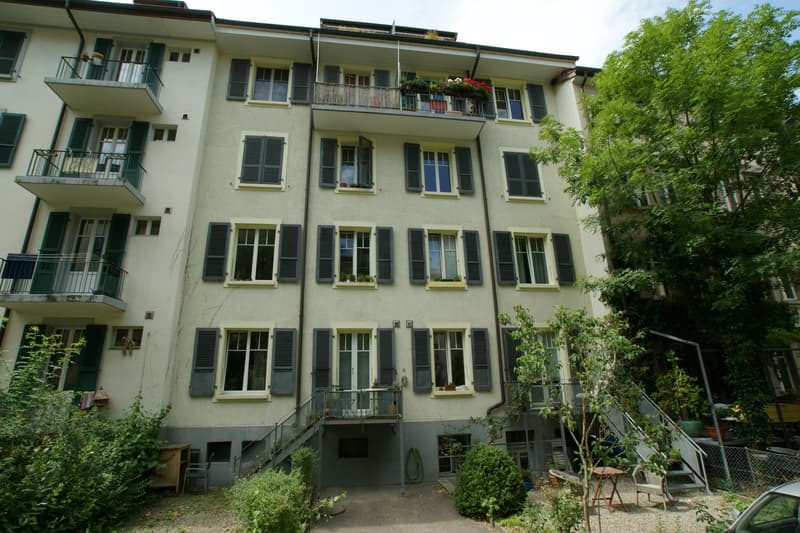 Charming 2.5-room apartment with balcony in the Breitenrain quarter, Bern (2)