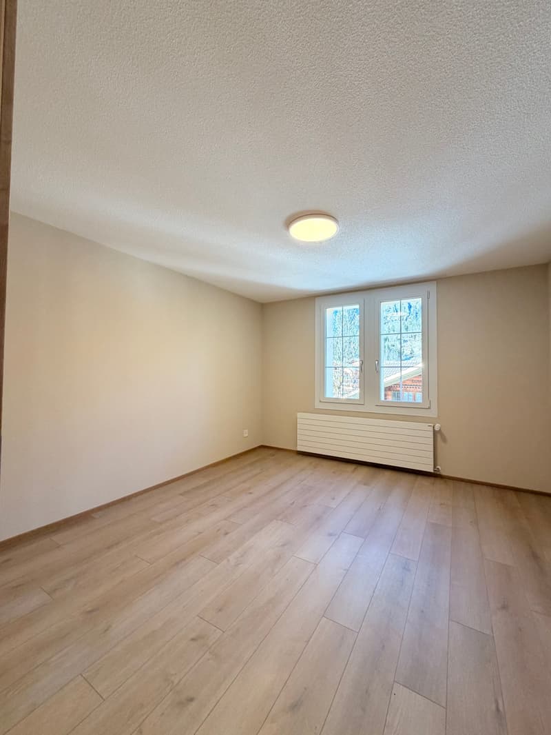 Charmante 3.5-Zimmer-Wohnung mit Balkon und herrlicher Aussicht in Kandersteg (6)