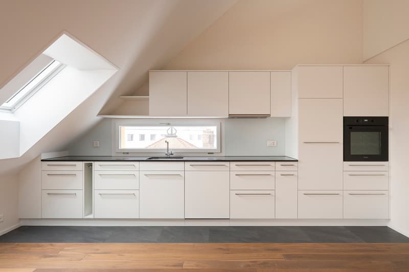 Helle 2.5-Zimmer-Dachwohnung mit Galerie beim Eigerplatz (1)