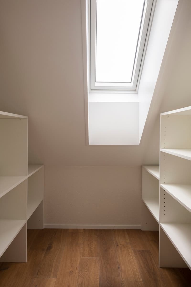 Helle 2.5-Zimmer-Dachwohnung mit Galerie beim Eigerplatz (11)