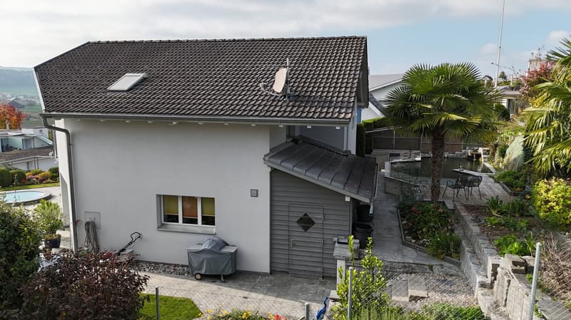 Modern 5.5-room single-family house with pool and dream view in Wohlen (7)