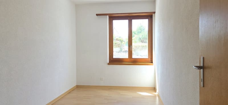Charming 4.5-room apartment with garden and fireplace in Muhen (7)