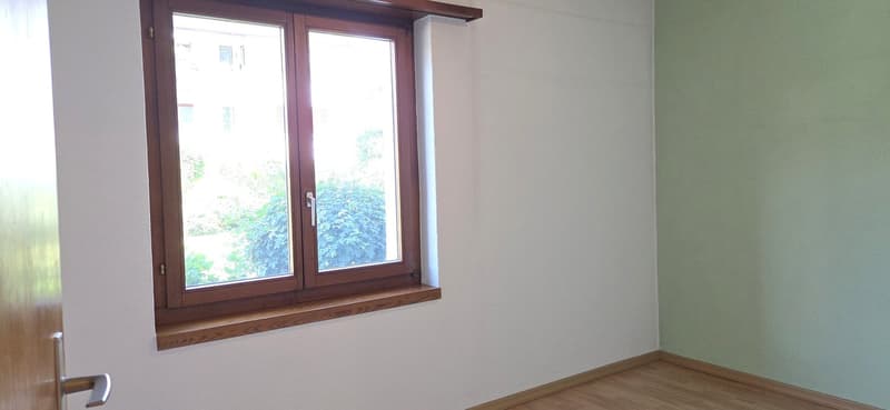 Charming 4.5-room apartment with garden and fireplace in Muhen (9)