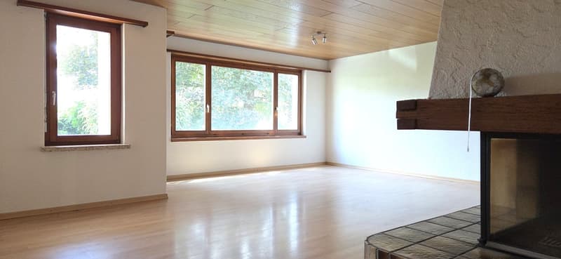 Charming 4.5-room apartment with garden and fireplace in Muhen (4)