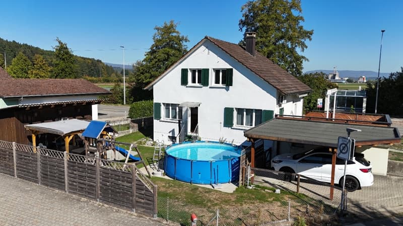 gepflegtes Einfamilienhaus mit grossem Garten in Holziken (1)