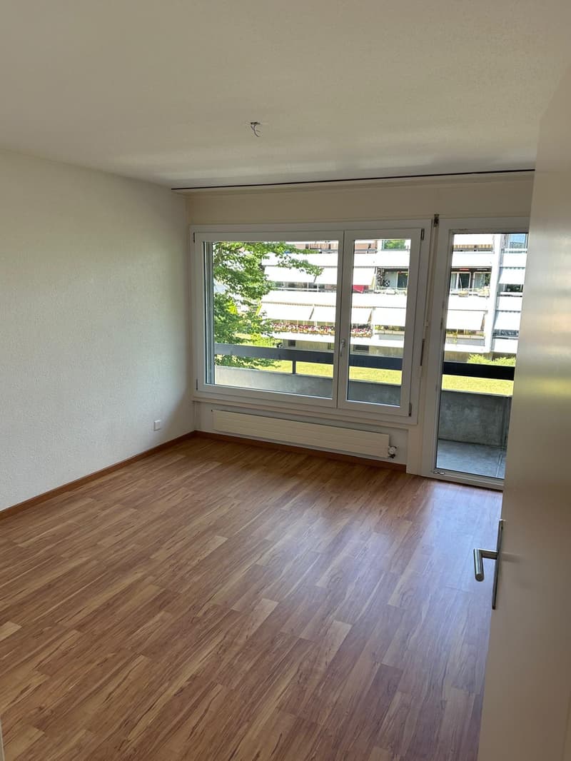 Charmante 4.5-Zimmer-Wohnung in Studen BE – sofort verfügbar! (5)