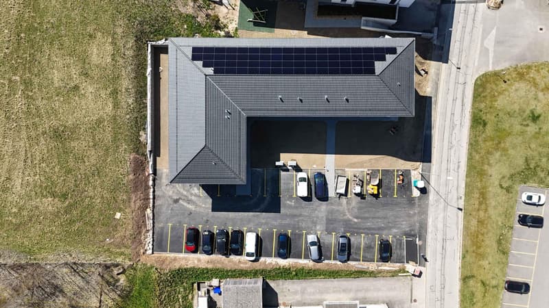 Outdoor or covered parking spaces (2)