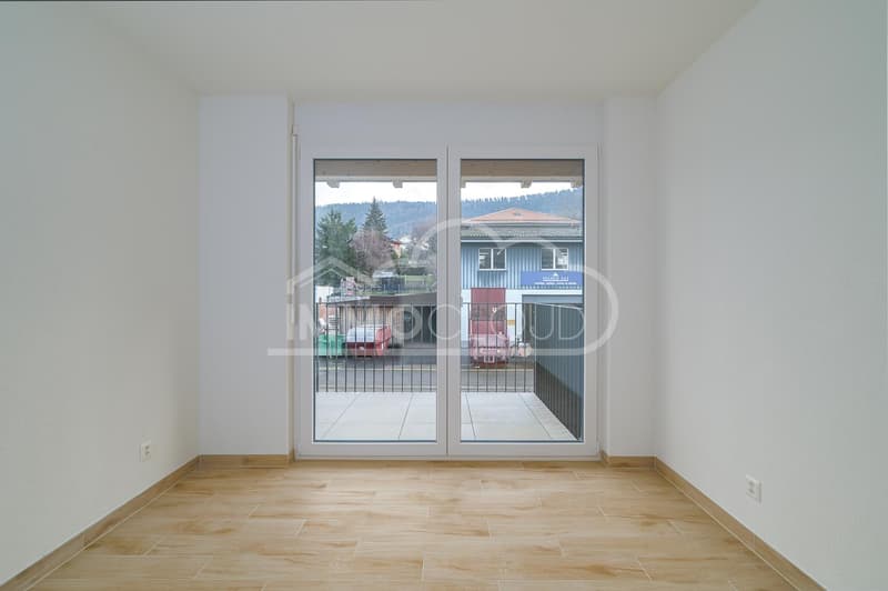 Großes Wohn-Esszimmer mit Balkon! (3)