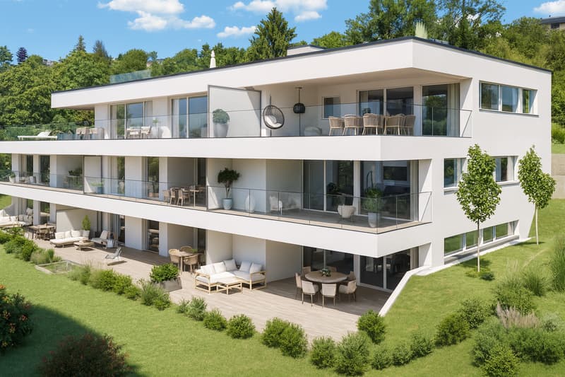 Lake view, just a few steps from the amenities (8)
