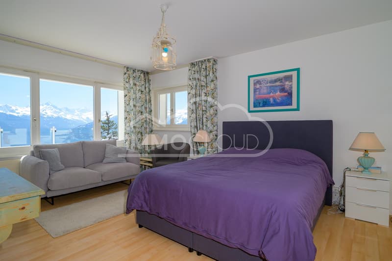 An attic with exceptional amenities! (6)