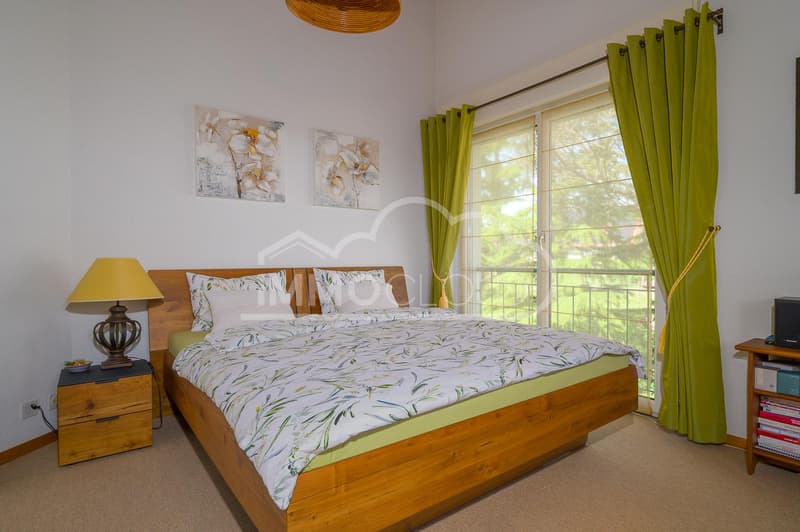 An exceptional living environment between lake and vineyards (8)