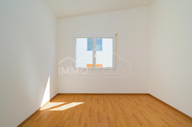 Appartement lumineux au dernier étage ! (5)