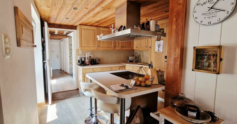 In vendita nel cuore della città medievale di Saillon, casa di villaggio (10)