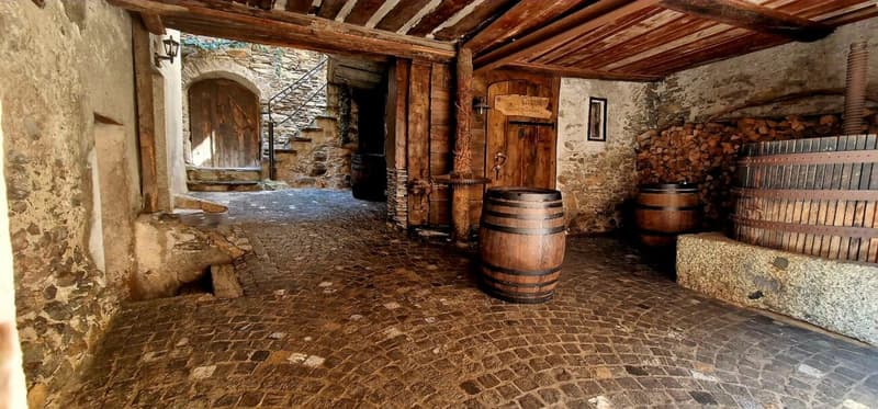 In vendita nel cuore della città medievale di Saillon, casa di villaggio (18)