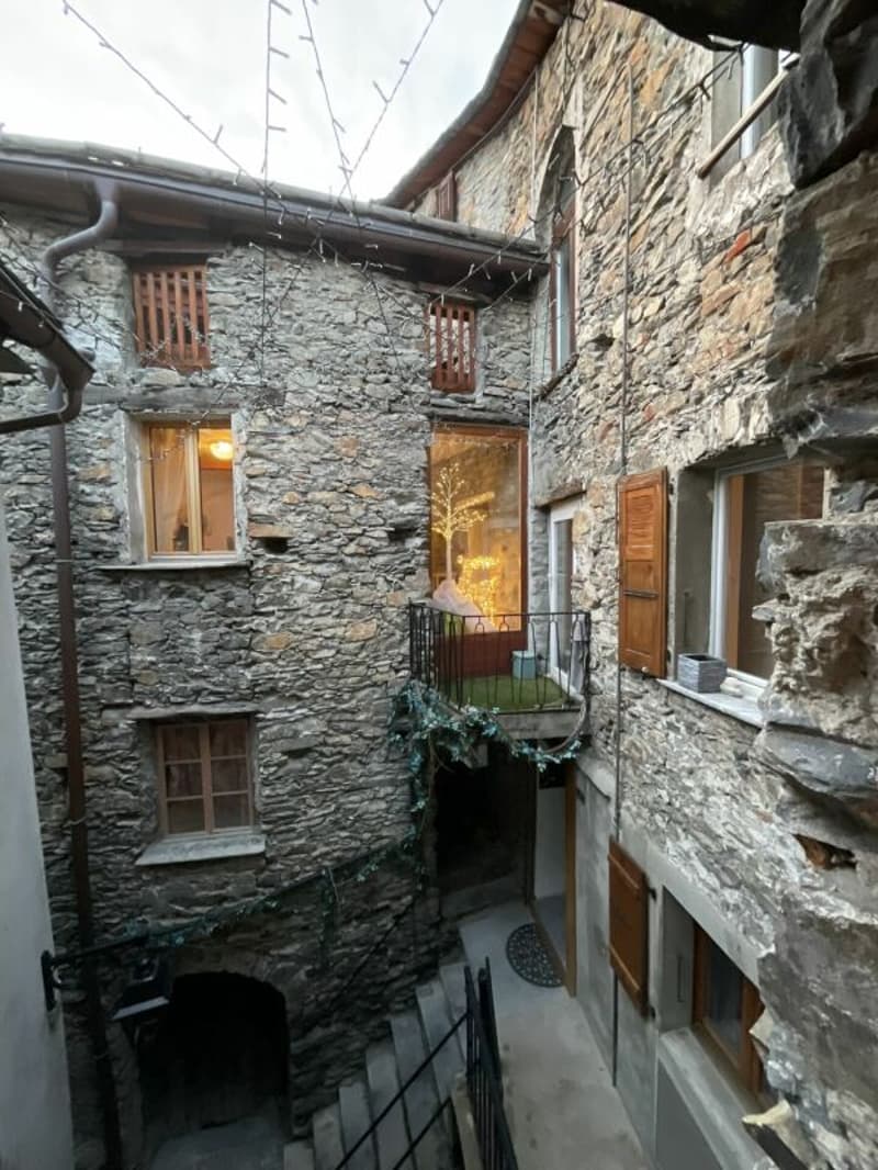 In vendita nel cuore della città medievale di Saillon, casa di villaggio (5)