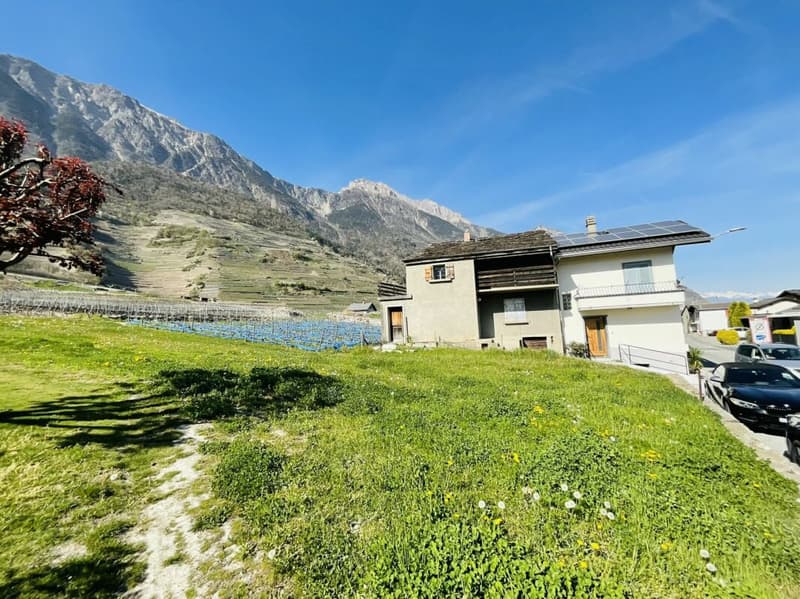 Beautiful renovated mazot of 5.5 rooms in the Commune of Fully (2)