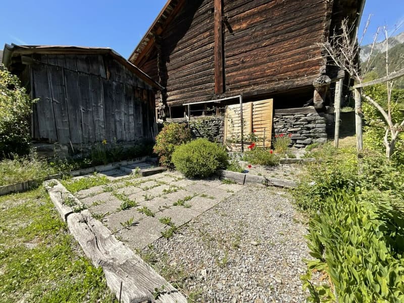 Apartment and land for sale in the village of Vollèges (24)